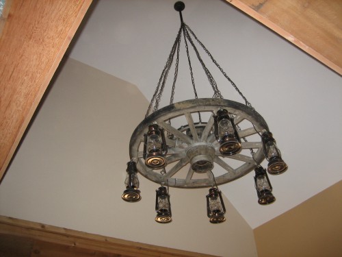 WAGON WHEEL IN ENTRY