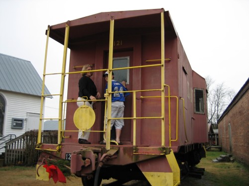 KIDS ON THE CABOOSE.JPG
